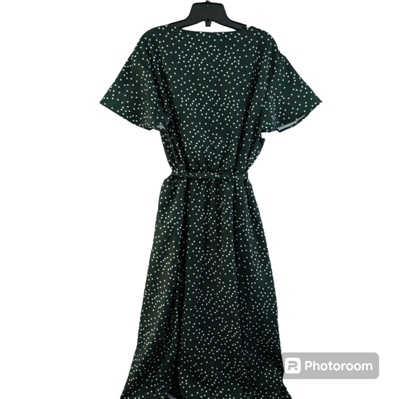 Elegant Green and White Polkadot Maxi Dress - Picture 7 of 10